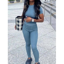 AYWA - Conjunto de dos piezas para mujer, playera ajustada de cuello redondo, leggings de cintura alta, pantalones cortos de motociclista a juego, ropa de calle, Gris azulado, L