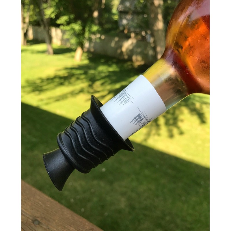 Simply Charmed Wine Stopper and Pourer 2 Pack – Pink