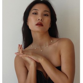 White Pearl Daisy Layered Choker Necklace for Women Golden Stack Necklace Pearl Flower Clavicle Chain for Friends Wedding Bridal Jewelry (Gold Daisy)