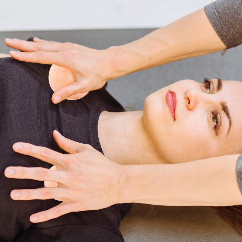 Himalayan Glow 1328 Bowl Salt lamp with Massage Ball