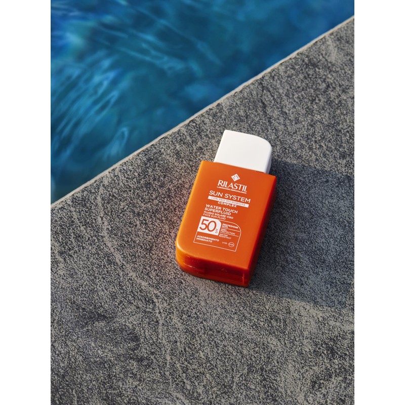 Rilastil Sun System Water Touch Superfluid SPF50, Fluido Solare Viso