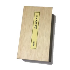 Laoshan Sandalwood (Special Good Luck Sandalwood) 2.5 oz (70 g) Made of 100% Laoshan Sandalwood from India Mysore, Incense, Paulownia Box, Founded in Ansei 2nd Year Fujii Buddhist Altar
