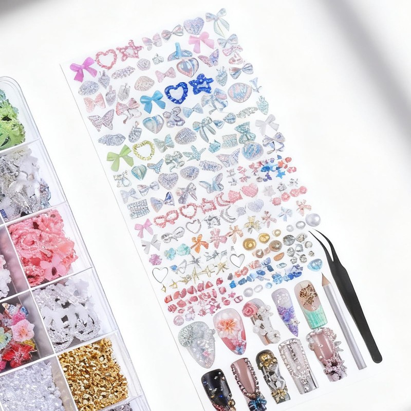 Oltre 4000 pezzi di charm per unghie e strass in