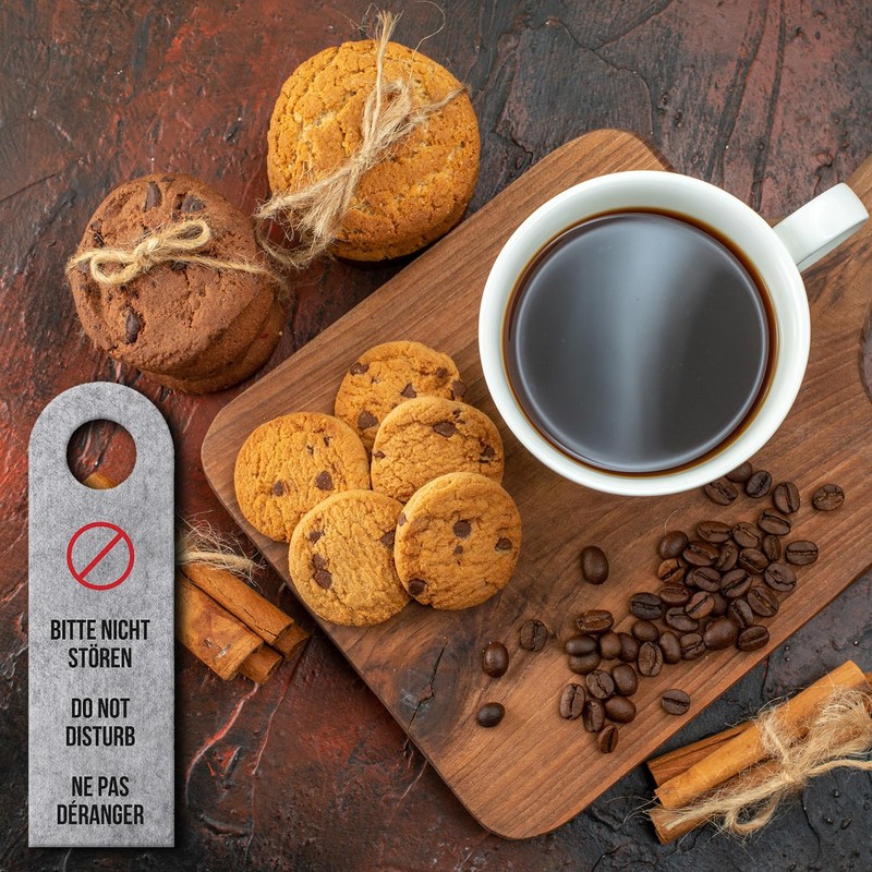 Please do not disturb or please clean room language door