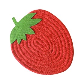 Hemoton Pot Holders Cloth Trivets Strawberry Shaped Cotton Thread Kitchen Table Mats Hot Pads Coasters for Cooking Baking Table Decorations