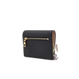 Hazzys (대전신세계)LEENA블랙 가죽 골드퍼피 로고 레터링장식 2단 반지갑 HIWA5E613BK LEENA Black Leather Gold Puppy Logo Lettering Decorated 2-Section Wallet HIWA5E613BK