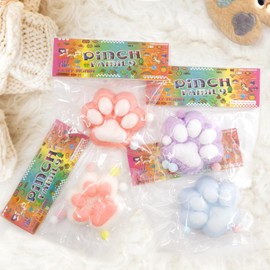 Pack of 4 Cat Squishy Squeeze Toy, Cat Claws Squishy with Balls, Funny, Kawaii Fluffy Sensory Toy, Anti-Stress Toy, for Concentration, Anxiety Relief