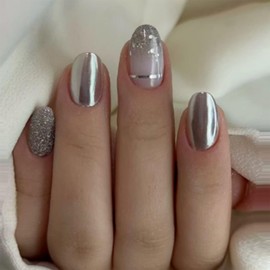 IMSOHOT Short Oval Press on Nails Silver Metal Mirror Chrome Fake Nails Glossy Acrylic False Nails with Glitter Gradient Designs Full Cover Artificial Round Cute Glue on Nails for Women Girls