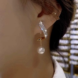 TseenYi Vintage Crystal Pearl Earrings Boho Crystal Rhinestone Earrings Gold Pearl Dangle Earrings Shine Cz Drop Earrings Bridal Cz Pearl Dangle Earrings Jewelry for Women and Girls Gifts