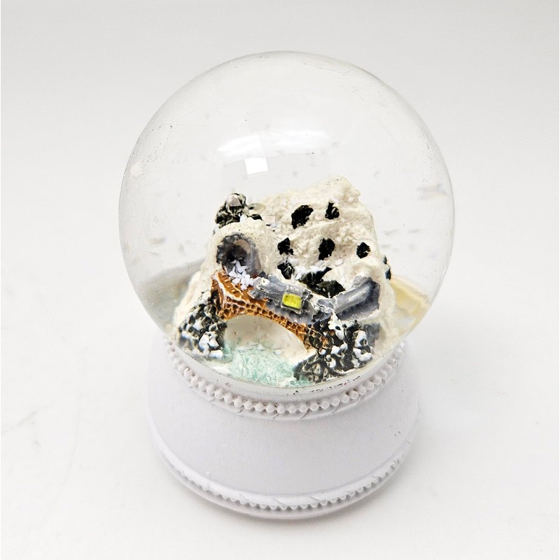 3 cute mini snow globes winter and Christmas, silver grey