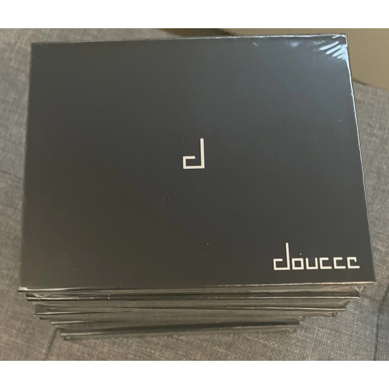 Doucce On The Go Palette - 4 Eyeshadows; 1 Highlighter;