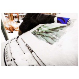 ROAD GENIE 4.5" (11.4 cm) Acrylic Automotive Scraper | Integrated Waterproof Mitten Glove | Essential for Winter | Ideal for Cars, Trucks, Buses