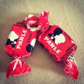 Planet 007 Parle Kismi Toffee Candy 232 gm Pack-100 pcs inside Milk Choco Tasty Candy