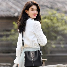 PORRASSO Women's Shoulder Bag, Crossbody Bag, Tote Bag, Pochette, Lightweight, Large Capacity, Shoulder Bag, Travel, Work, Waterproof, PU Leather, Party Bag, Black