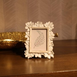 YULINK 2.5x3.5 Small Vintage Picture Frame, Tiny Antique White Ornate Photo Frame, for Tabletop and Wall Display, Decorative Floral Design Retro Home Decor, Old Fashioned Photo Gallery Art