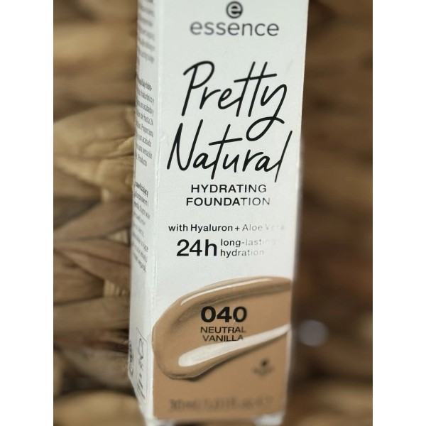 Essence Pretty Natural Hydrating Foundation Make-up No.040 Neutral vanilla Nude