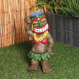 New Tiki Statue Garden Figurine – 31cm Brown Outdoor Ornament with Cheerful Face, Colourful Headdress and Leaf Skirt – Fun Garden Décor for Parties and Celebrations N-39