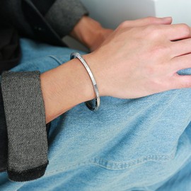 Innovess Viking Jewelry, Mobius Twist Design with Nordic Amulet Runes, Viking Bracelets for Men, Diameter 64mm (Silver)