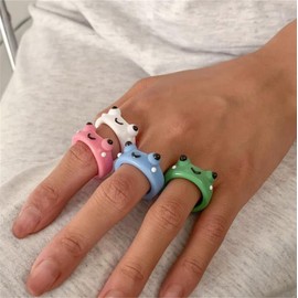 VNEWSCHI Cute Smile Frog Rings For Women Girls Funny Cartoon Animal Ring Cute Colorful Animal Acrylic Resin Ring for Teen Girls Boys Funny Ring Set for Women Men