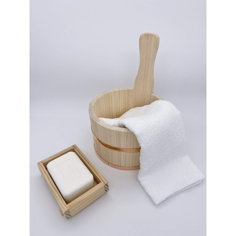 IPPINKA Natural Japanese Hinoki Wood Bath Bucket with Handle
