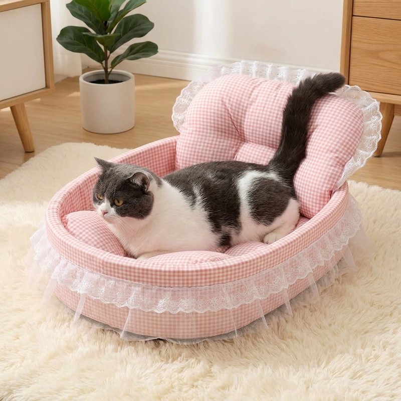 Plush Cat Bed for Indoor Lounging – Soft Oval Pet