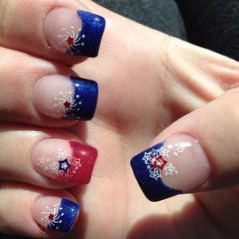 Independence Day Press on Nails Short Square Fake Nails with Glitter Star Designs Red Blue French Tip Nails Press ons Nude False Nails Glossy Glue on Nails 4th of July Stick on Nails for Women 24Pcs