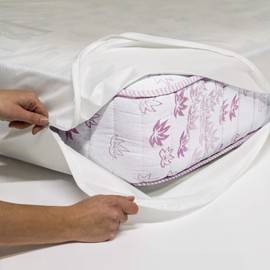 Allergosystem Mite protection set consisting of a fitted sheet with zip for cradle/cradle, 70 x 140 x 10 cm and pillowcase 40 x 60 cm, polyester.