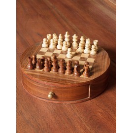 CHEHOMA - Round Mango Wood Chess Game - Chess Board with Drawer - Compact Travel Chess Set - Party Game in Stylish Vintage Design - 5 x 18 cm