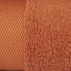 Sue Rossi 100% Egyptian Combed Cotton Bath Towels, Very Soft, Plush, fluffy & Absorbent, Quick Dry 600gsm Thick Bathroom, Shower or Guest Room, 70cm x 125cm. (Orange, Cotton)