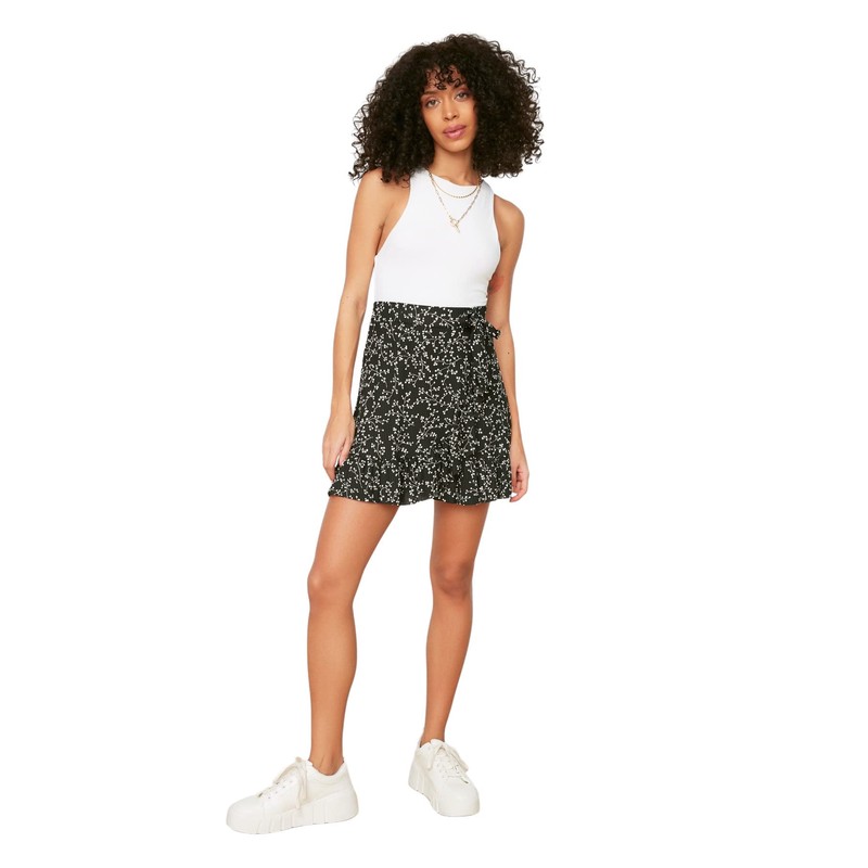 TRENDYOL Women's R Floral Pattern Knitted Skirt, black