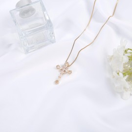 Cross Necklaces for Women Jewelry Necklaces for Teen Girls Women 16K Gold Plated Cross Pendant Choker Necklace Valentine's Day Jewelry Gifts for Women Girls Gold C02