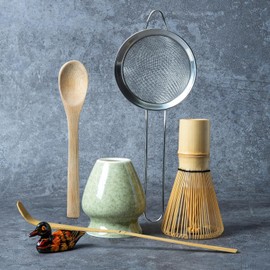 IGINOA Matcha Besen Set Matchabesen mit Halter Sieb Löffel Bambusbesen Behälter Matcha Tea Zubehör Starter-Set Whisk Chasen Pinsel 6Pcs Matcha-Set Kit Schneebesen Matchaset Rührer Geschenk
