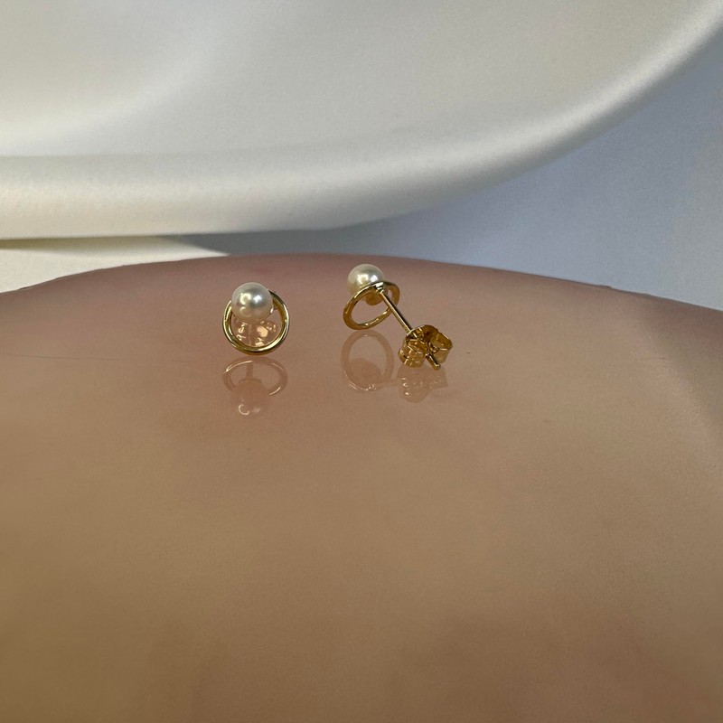 9ct Gold Freshwater Pearl Open Circle Stud Earrings
