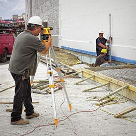 DEWALT - Nivel de tránsito, herramienta de topografía con trípode y varilla, amarillo, 20x aumento, precisión 14 por 100 pies, DW090PK                