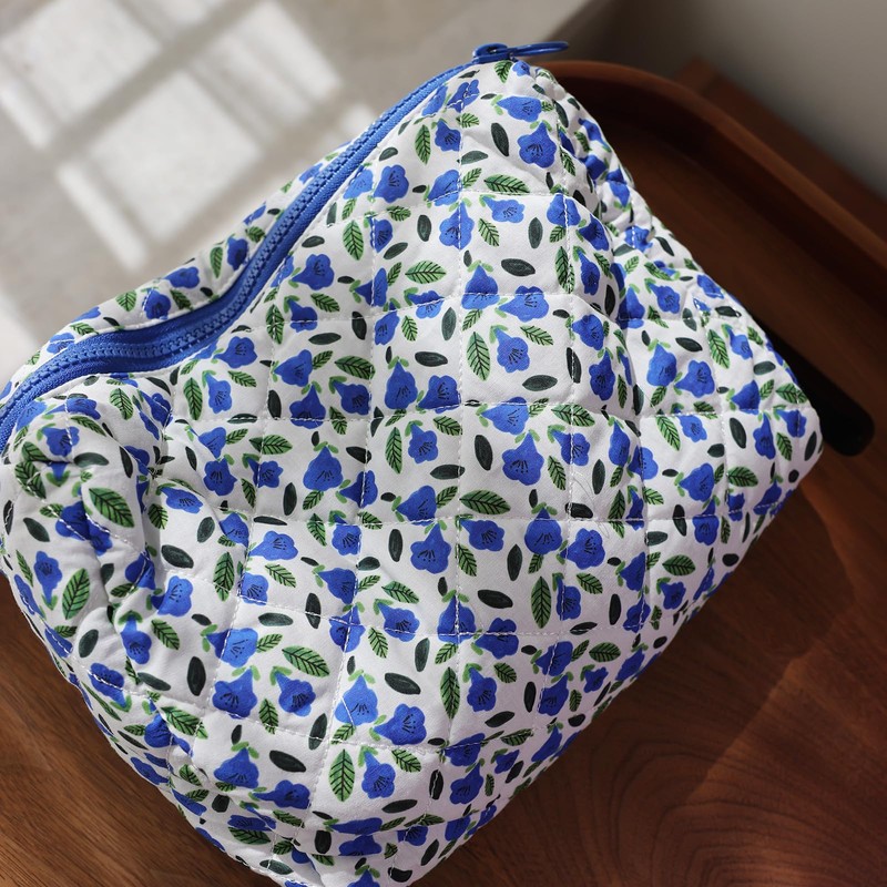 Miucatch Makeup Pouch, Large Capacity, Travel, Large, Vertical, Popular, Cute,