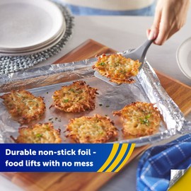 Reynolds Non-Stick Foil, Aluminium Kitchen Foil, Non-Stick foil for Cooking, BBQ, Roasting, Pack of 3 Rolls, 304mm x 15.2m