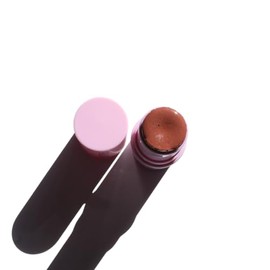 Bronzer en barra con FPS 15, piel grasa, piel seca, piel delicada, con vitaminas C y E. Contorno, hipoalergénico, tono cacao.