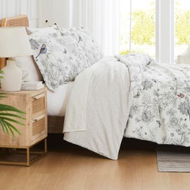 Southshore Fine Living, Inc. Oversized Floral California King/King Duvet Cover Set – Hotel Quality, Easy Care, Fade-Resistant Bedding – Includes 1 Duvet Cover and 2 Pillow Shams, Bayberry