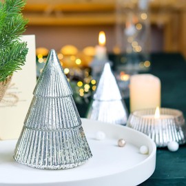 SYFURNIX Christmas Tree Scented Candle Vanilla Scented Candle Soy Wax Aromatherapy Candle for Holiday Christmas Table Centerpiece Gift for Women 8oz Silver