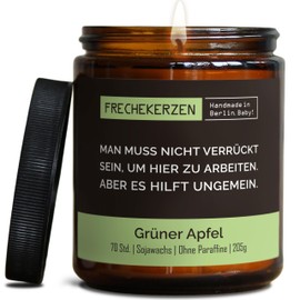 Lustige Duftkerze mit Spruch für Kollegen | Handgemacht aus Sojawachs | In Geschenkbox | Nachhaltiges freches Geschenk für Arbeitskollegen, Mitarbeiter Chef Kollegin |Apfel