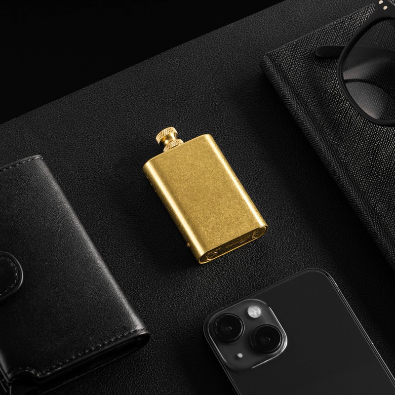 Throne Permanent Match Lighter Refillable – Cool Vintage Trench, Pipe