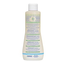 Shampoo suave para bebé formulado 95% con ingredientes de origen natural.