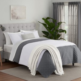 Serta ComfortSure Soft 3-Piece Full/Queen Quilt Bedding Set, Includes Bedspread/Coverlet and Pillow Shams, Bedding for All Seasons, Machine Washable, Grey