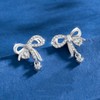 arete de plata de ley 925 con forma de loto