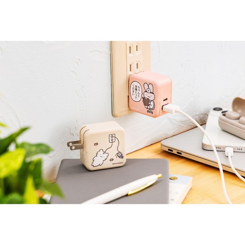 White Tiger and Black Tiger simultaneously charge 2 devices/32W AC