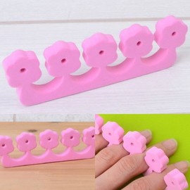 1P Manicure Helper Hand Sponge Nail Helper Finger Sponge Finger Insert / 1P 매니큐어 헬퍼 핸드스펀지 네일헬퍼 손가락스펀지 손가락끼우개