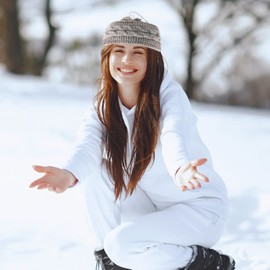 Winter Cable Knit Headbands, Women Ear Warmer Knitted Thermal Twist Headbands for Girls, Head Wrap Winter Shopping Skiing Running Outdoor Sports Party Good Gift (GREY) A3MXFD