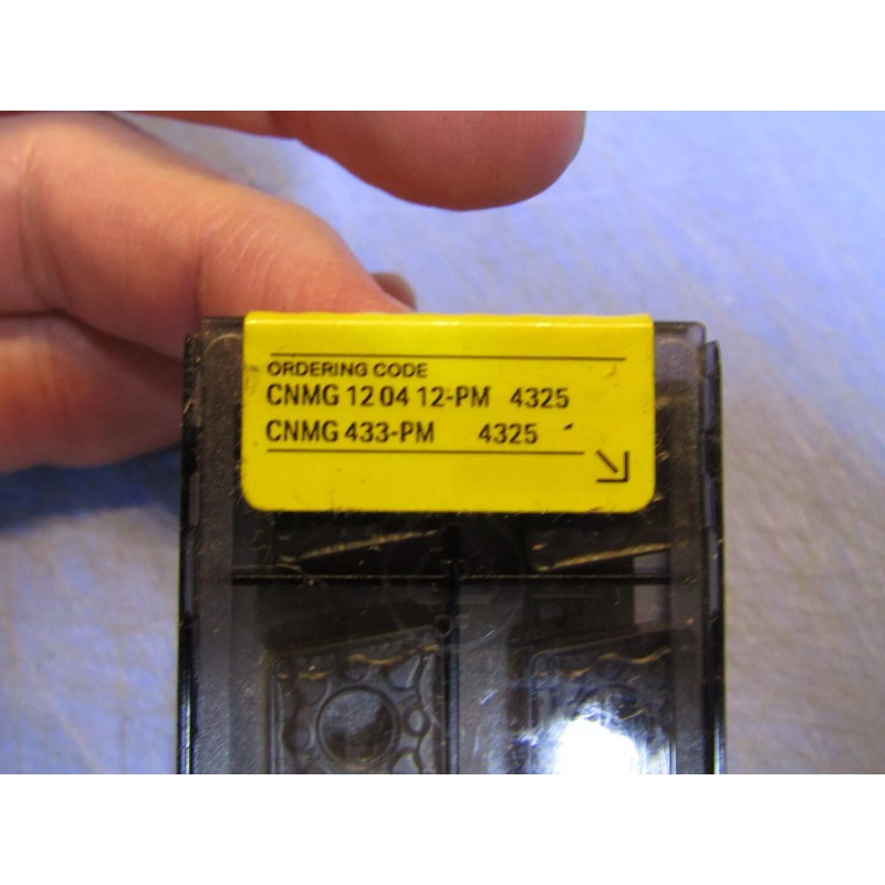 Sandvik 10 – Sandvik CNMG 12 04 12-PM 4325 Indexable