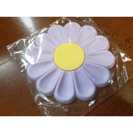 Unbranded silicone mat; hot pad; non slip; heat resistant; flower, colors; daisy trivet - lavender