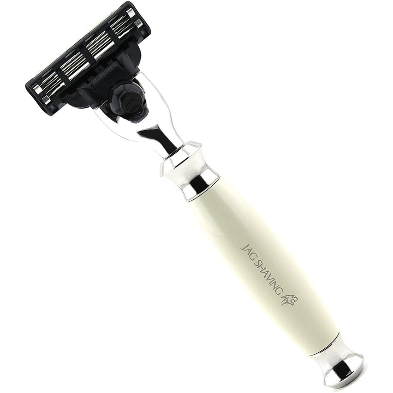 Razor with 3 edges and thorough and durable razor blade